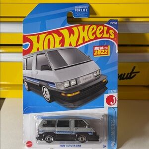 Hot Wheels 1986 Toyota Van - Silver and Blue
